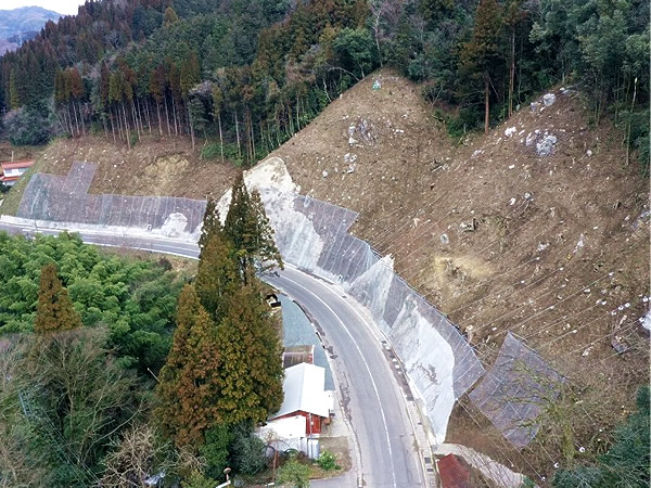 木次町寺領地内 - 落石防止網工